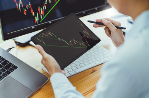 How to Trade Forex CFDs Safely in 2026 with Riverquode Tools & Strategies - Riverquode Review How to Trade Forex CFDs Safely in 2026 with Riverquode Tools & Strategies